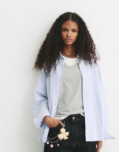 Chemise à fines rayures - moyen - Pull & bear - Modalova