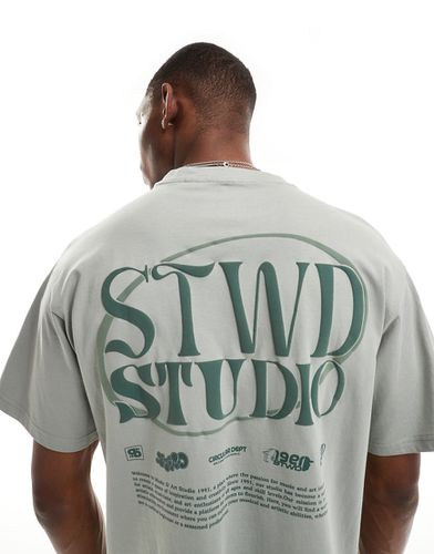 T-shirt con stampa "stwd" sul retro - Pull & Bear - Modalova