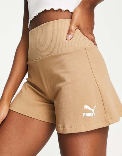 Pantaloncini stile boxer color cuoio a vita alta - In esclusiva per ASOS - Puma - Modalova