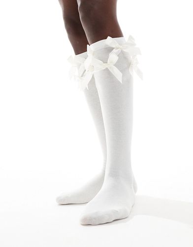 Calzini al ginocchio bianchi con fiocchi - Reclaimed Vintage - Modalova