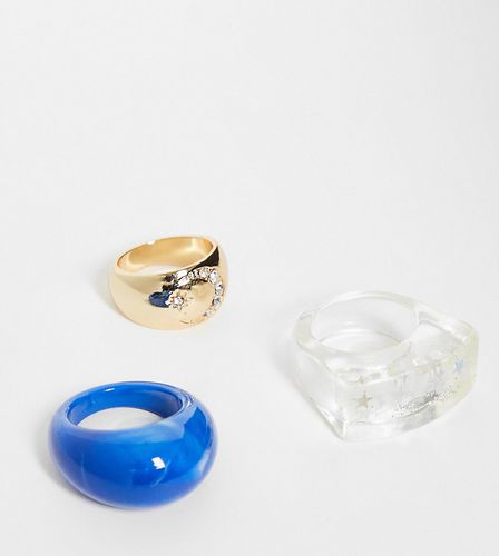 Inspired Unisex - Confezione da tre anelli bombati color oro e in resina con motivo cosmico - Reclaimed Vintage - Modalova