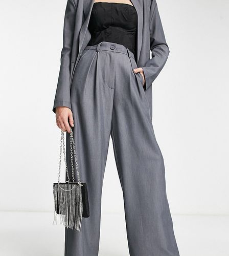 Pantaloni dal taglio maschile grigi - Reclaimed Vintage - Modalova