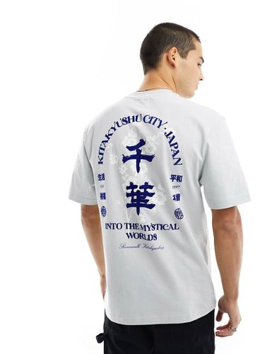 T-shirt grigia a maniche corte con stampa sul retro - River Island - Modalova