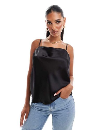 Top a canottiera in raso con scollo ad anello - River Island - Modalova