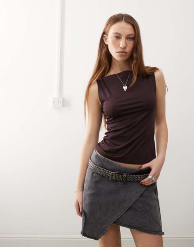 Annie - Top senza maniche bordeaux con scollo a barchetta - Weekday - Modalova