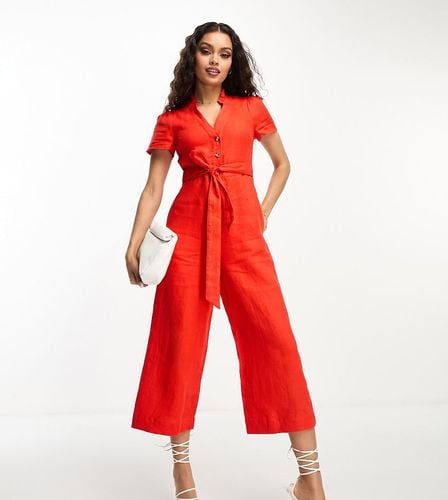 Tuta jumpsuit a maniche corte rossa in lino con allacciatura in vita - Whistles Petite - Modalova