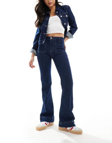 Jeans a zampa blu scuro a vita alta con tasche - Wrangler - Modalova