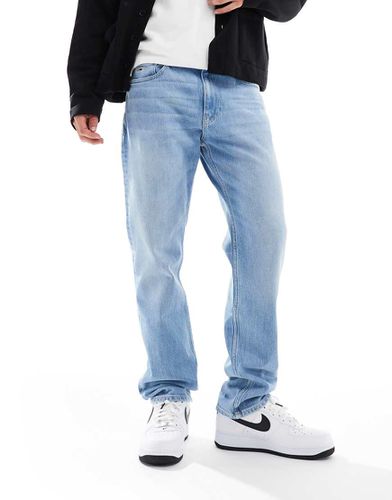 Ethan - Jeans dritti comodi lavaggio chiaro - Tommy Jeans - Modalova