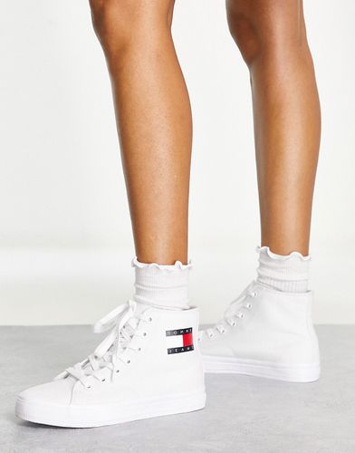 Sneakers alte stringate bianche con logo a bandiera - Tommy Jeans - Modalova