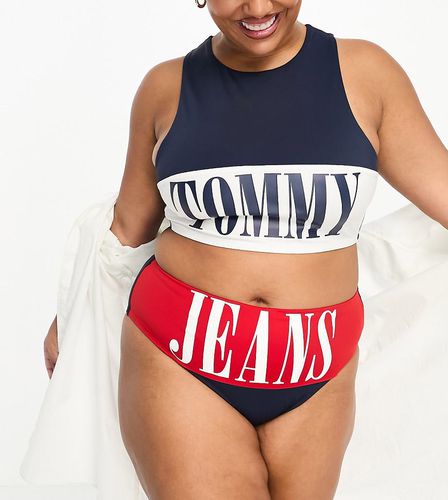 Tommy Jeans Plus - Archive - Slip bikini cheeky a vita alta blu navy e rossi - Tommy Hilfiger - Modalova