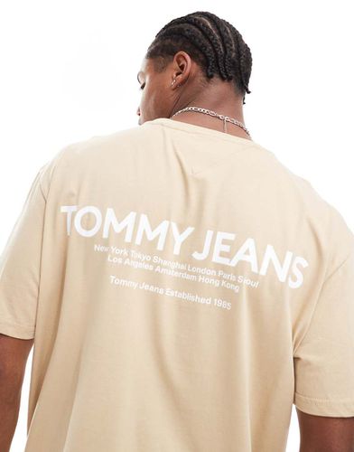 T-shirt beige con stampa lineare classica sul retro - Tommy Jeans - Modalova