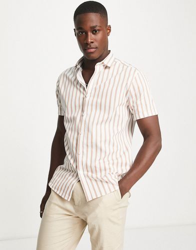 Camicia slim elegante a maniche corte a righe color caramello e bianche - Topman - Modalova