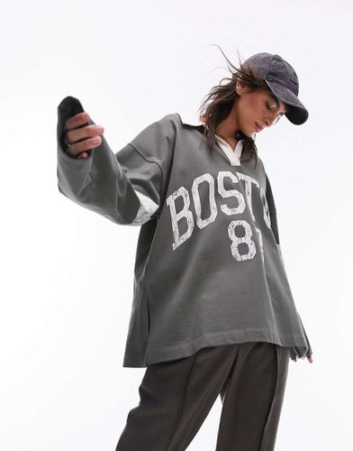 Top kaki oversize con stampa Boston 87 e colletto stile polo - Topshop - Modalova