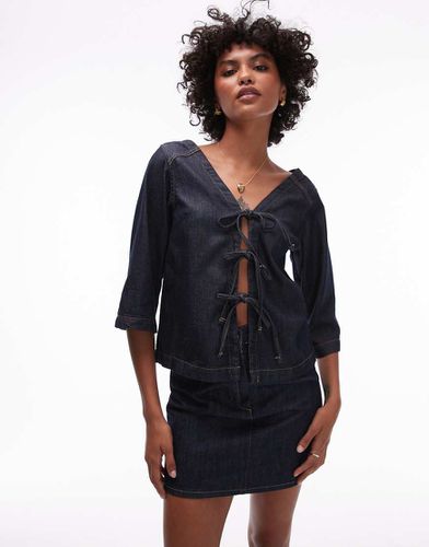 Top in denim indaco con maniche a tre quarti e lacci sul davanti - Topshop - Modalova