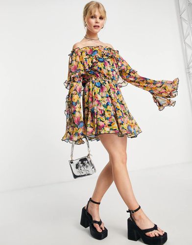 Vestito corto arricciato con scollo Bardot e volant a fiori vivaci - Topshop - Modalova