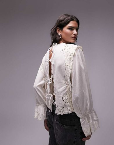 Blusa crema con volant in pizzo sangallo - Topshop - Modalova