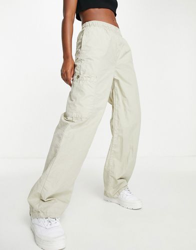 Pantaloni cargo casual a vita bassa color salvia con elastico interno con marchio - Topshop - Modalova