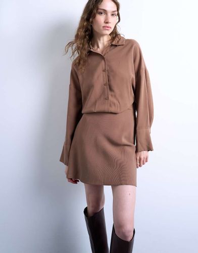 Robe chemise courte en cupro avec taille cintrée - Marron - Topshop - Modalova