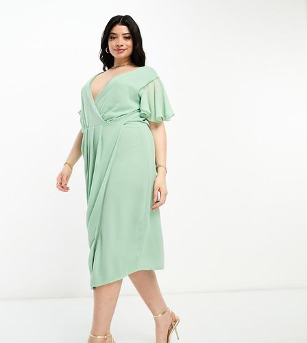 Vestito midi da damigella avvolgente in chiffon salvia con maniche con volant - TFNC Plus - Modalova