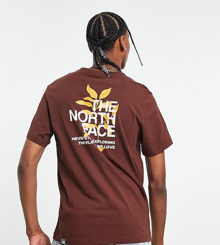T-shirt con grafica di foglie stampata sul retro - In esclusiva per ASOS - The North Face - Modalova