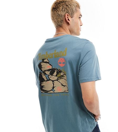 T-shirt oversize con stampa sulla schiena - In esclusiva per ASOS - Timberland - Modalova