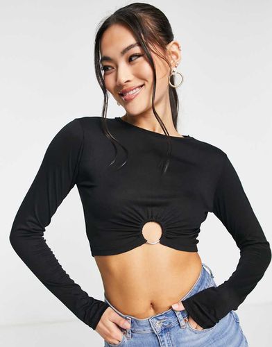 Crop top a maniche lunghe allacciato al collo con dettaglio ad anello - TRENDYOL - Modalova