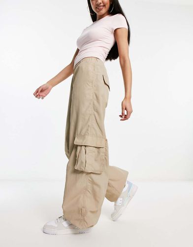 Pantaloni cargo beige stile paracadutista in nylon - Urban Classics - Modalova