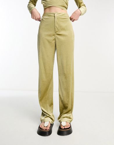 Pantaloni in velluto a fondo ampio in coordinato - Urban Threads - Modalova