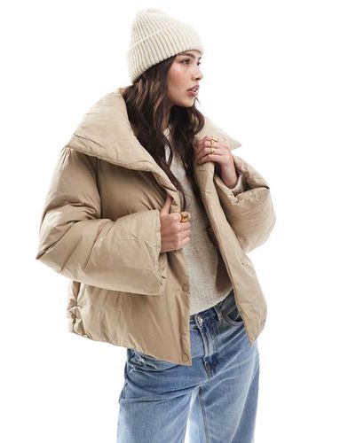 Giacca imbottita corta a maniche ampie beige - Vero Moda - Modalova