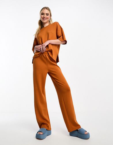 Pantaloni a fondo ampio in jersey morbidissimo color ruggine in coordinato - Vero Moda - Modalova