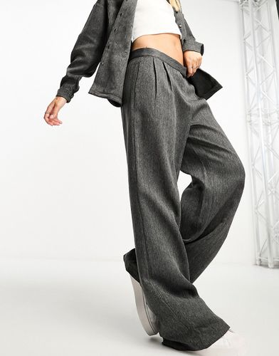 Pantaloni sartoriali grigi in twill a fondo ampio in coordinato - Vero Moda - Modalova