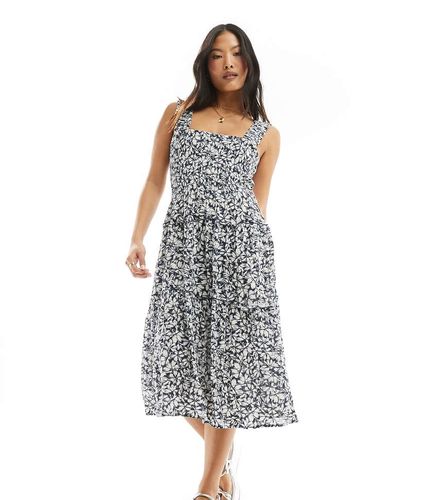 Vestito midi con spalline sottili arricciato a fiori - Vero Moda Petite - Modalova