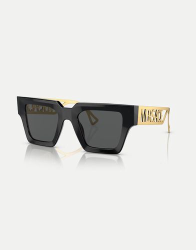 Ve4431 - Occhiali da sole squadrati neri con lenti grigie - Versace - Modalova