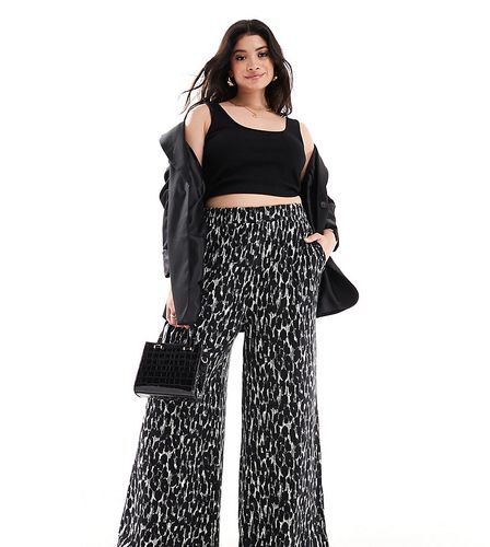 Pantaloni con fondo ampio con stampa leopardata monocromatica - Yours - Modalova
