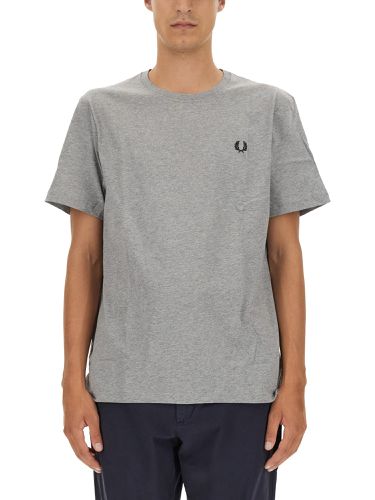 Fred perry t-shirt with logo - fred perry - Modalova