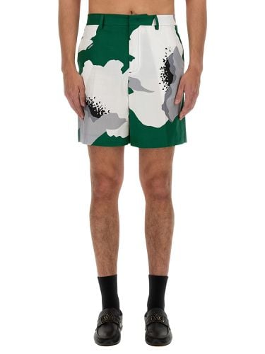 Flower portrait print bermuda shorts - valentino - Modalova