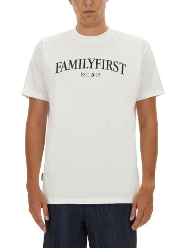 Family first t-shirt with logo - family first - Modalova