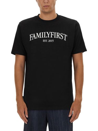 Family first t-shirt with logo - family first - Modalova