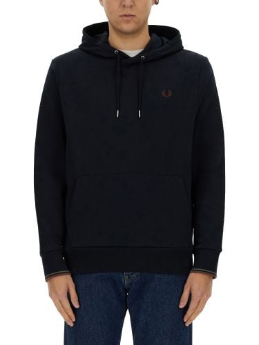 Sweatshirt with logo patch - fred perry - Modalova