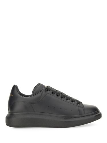 Alexander mcqueen oversized sneaker - alexander mcqueen - Modalova