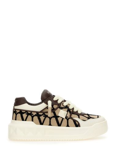 Low-top sneaker "one stud xl" - valentino garavani - Modalova