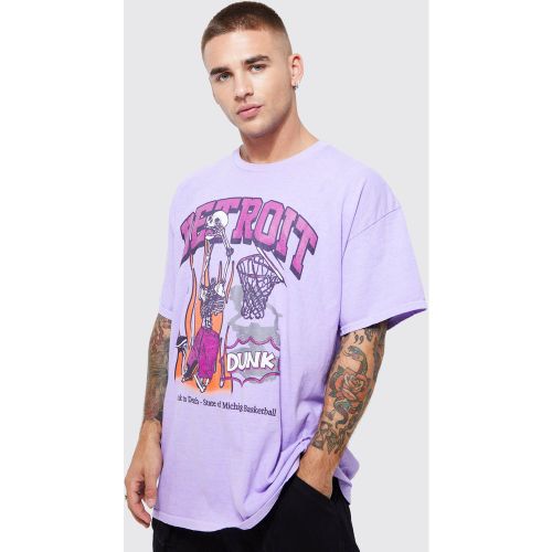 Oversized Varsity Flame Overdye T-Shirt - boohoo - Modalova