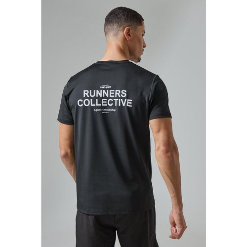 Camiseta Active Resistente Ajustada Runners Club - boohoo - Modalova