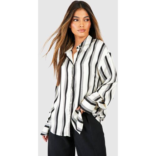 Camicia in raso a righe doppie - boohoo - Modalova