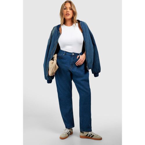 Jeans Mom Plus Size a vita alta - boohoo - Modalova