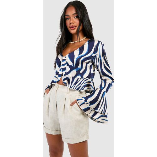 Zebra Ruffle Blouse, Navy - boohoo - Modalova