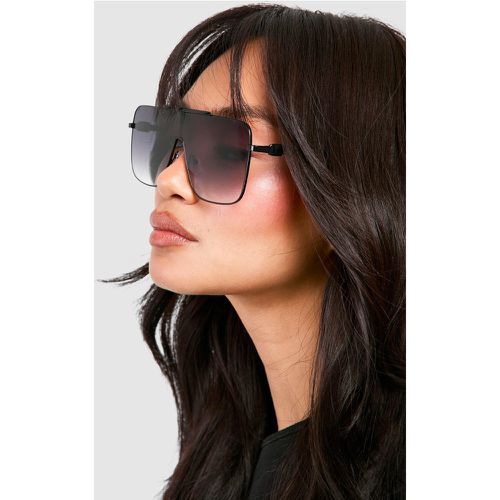 All Black Oversized Sunglasses - boohoo - Modalova