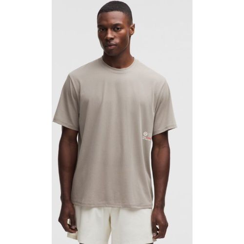 “ T-Shirt Mile Maker Graphics â€“ Gris â€“ Taille L - lululemon - Modalova