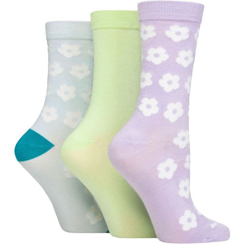 Ladies 3 Pair Wildfeet Patterned Bamboo Socks Flowers Lilac / Green / Blue 4-8 - SockShop - Modalova