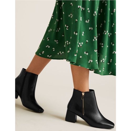 Wide Fit Leather Block Heel Ankle Boots - Marks & Spencer - Modalova